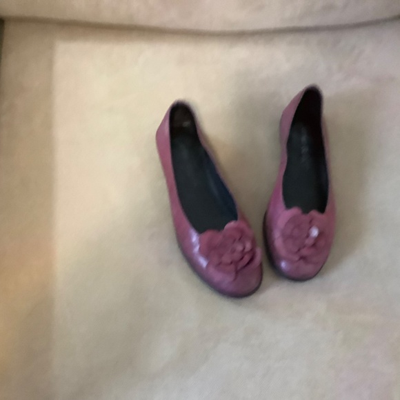 Shoes - Picture 3 of 3